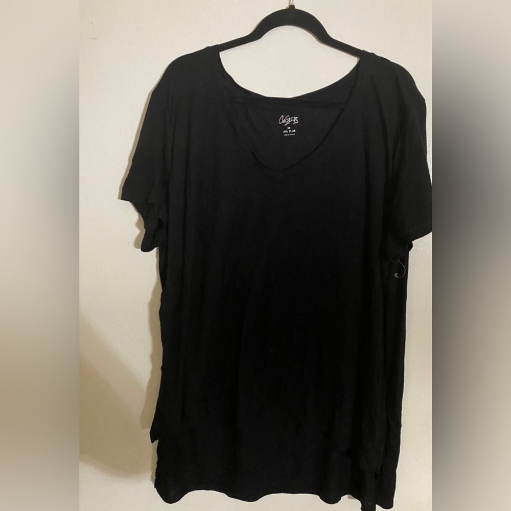 Black Basic Top v neck